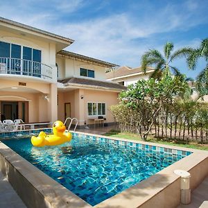 Seven-Bedroom Villa Private Pool 216